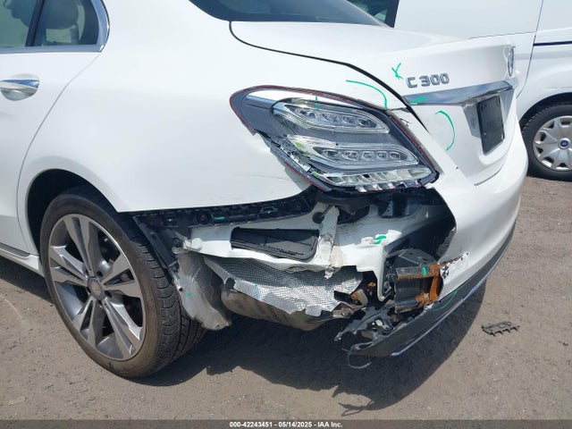 55SWF4KB9HU185871 Mercedes-Benz C-Class