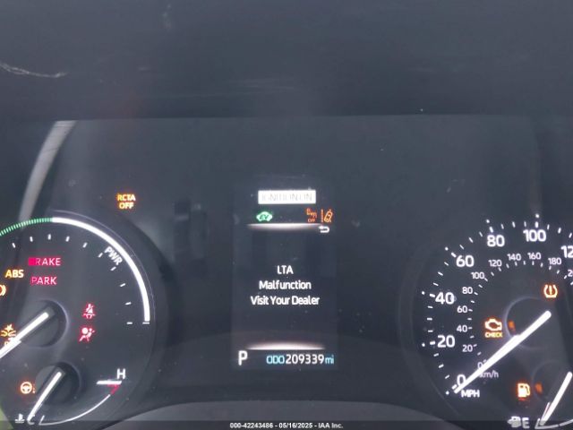 5TDKRKEC1NS099302 Toyota SIENNA LE