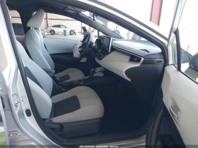 JTND4MBE4N3176704 Toyota COROLLA SE