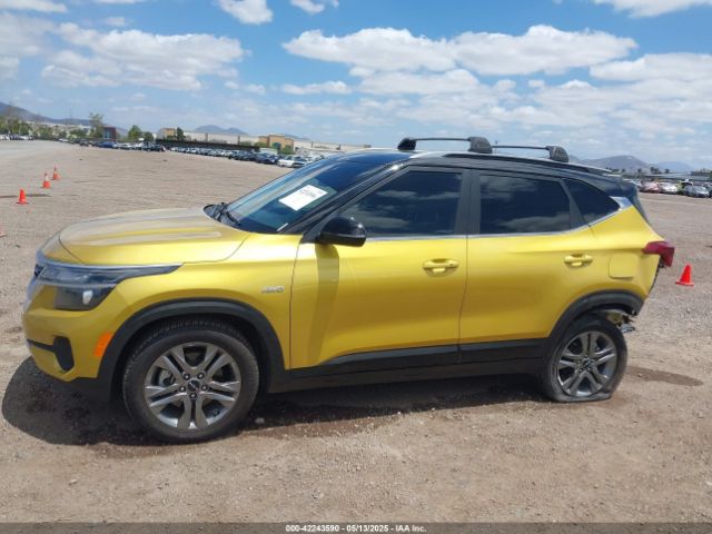 KNDEUCAA4N7237298 KIA SELTOS S