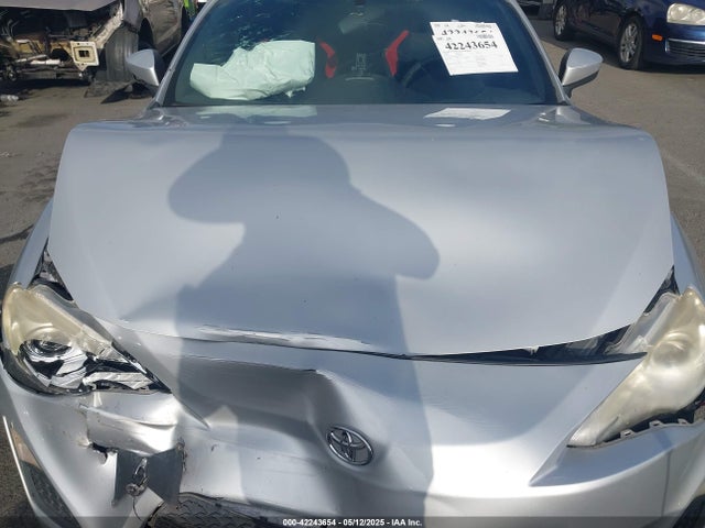 JF1ZNAA10E8702937 Scion 2014
