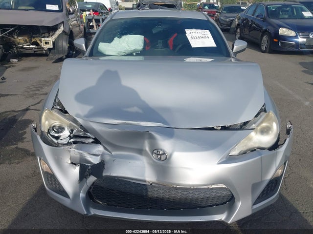 JF1ZNAA10E8702937 Scion 2014