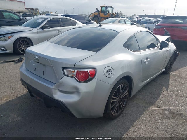 JF1ZNAA10E8702937 Scion 2014