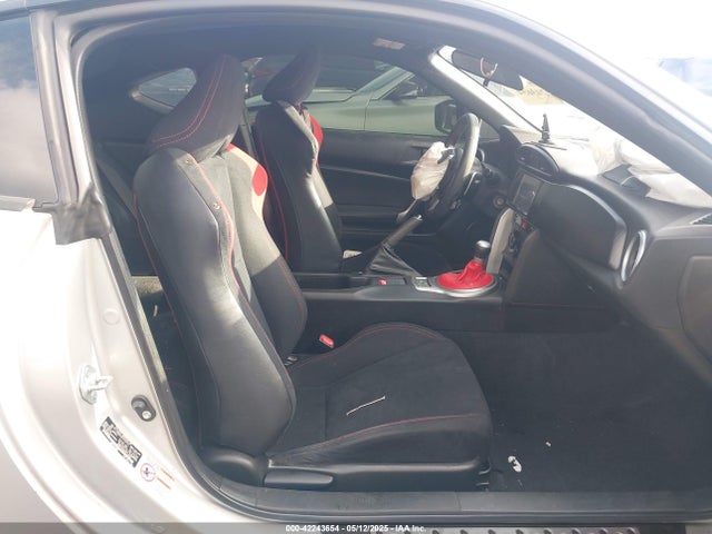 JF1ZNAA10E8702937 Scion 2014