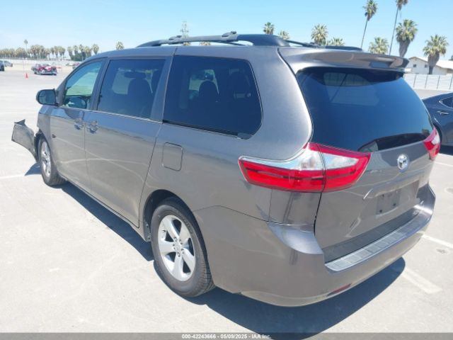 5TDKZ3DC9HS770713 Toyota Sienna Le 8 Passenger