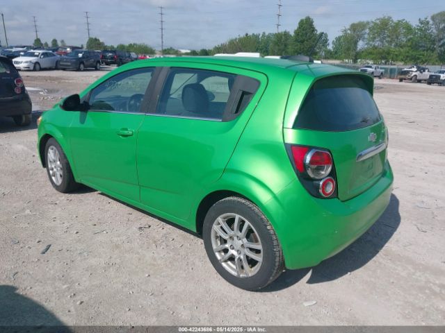 2015 CHEVROLET SONIC 1G1JC6SB2F4112127 Photo 2