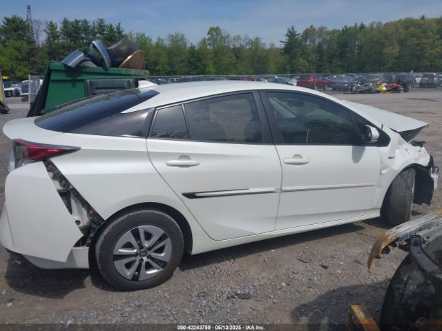 JTDKARFU0G3000884 Toyota Prius Three