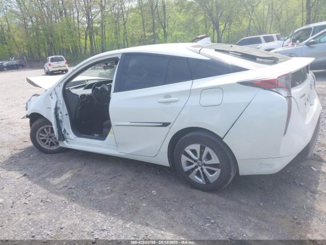 JTDKARFU0G3000884 Toyota Prius Three