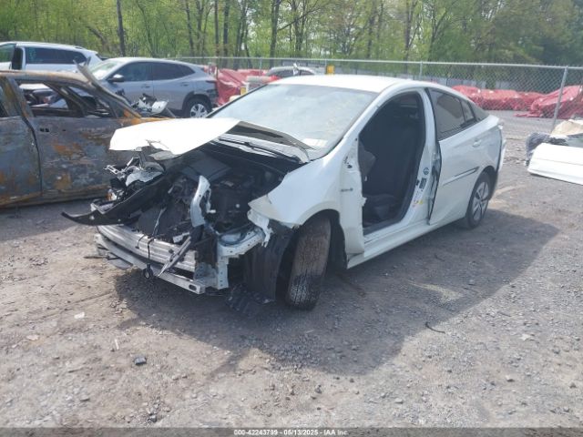 JTDKARFU0G3000884 Toyota Prius Three