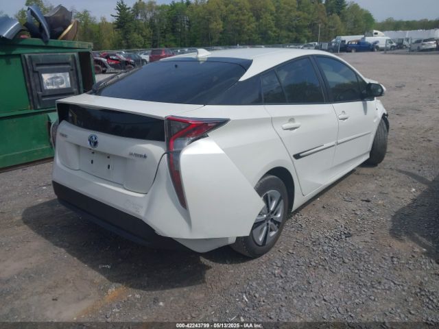 JTDKARFU0G3000884 Toyota Prius Three