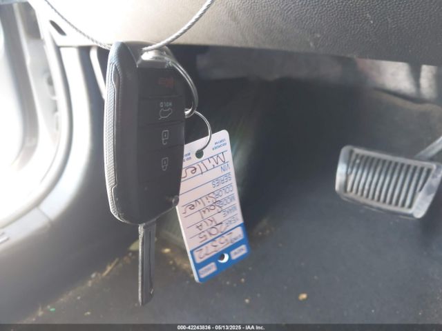 KNDJN2A26F7800304 KIA Soul
