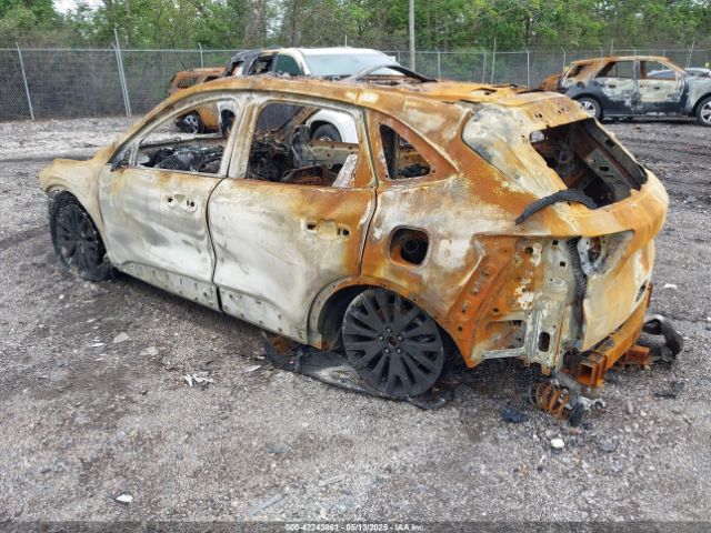1FMCU9J92LUB90492 Ford Escape Titanium