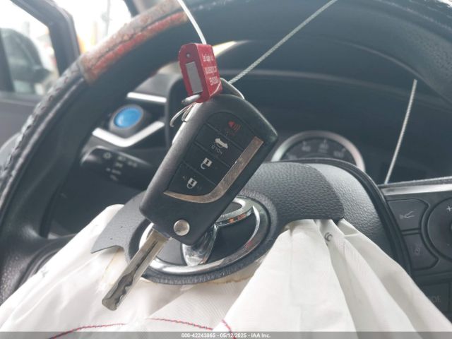 5YFEPRAE9LP084569 Toyota COROLLA LE