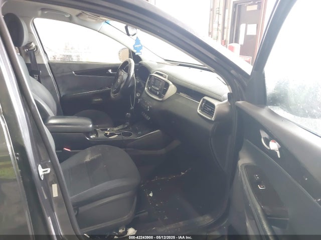 5XYPG4A55GG161993 KIA Sorento 3.3l Lx