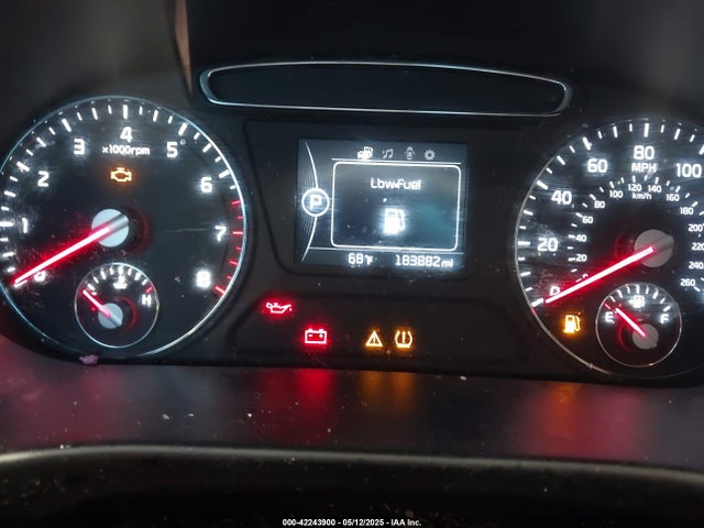 5XYPG4A55GG161993 KIA Sorento 3.3l Lx