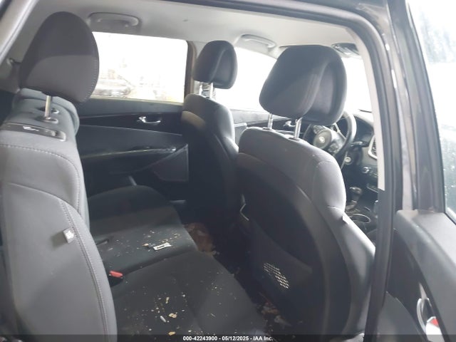 5XYPG4A55GG161993 KIA Sorento 3.3l Lx