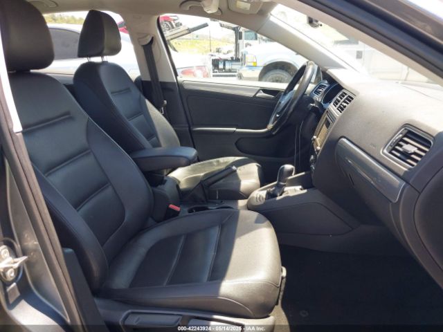 3VWDB7AJ6JM233095 Volkswagen Jetta 1.4t Se/1.4t Wolfsburg Edition