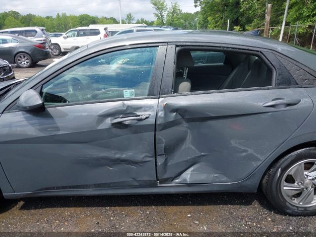 KMHLL4DG2RU740976 Hyundai ELANTRA SE