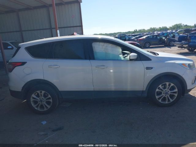 1FMCU0GD5HUC37979 Ford ESCAPE SE