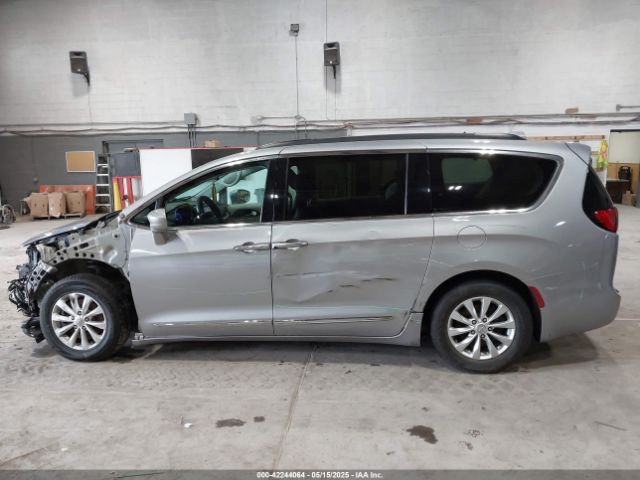 2C4RC1BGXHR795722 Chrysler Pacifica Touring-l