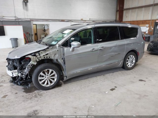 2C4RC1BGXHR795722 Chrysler Pacifica Touring-l