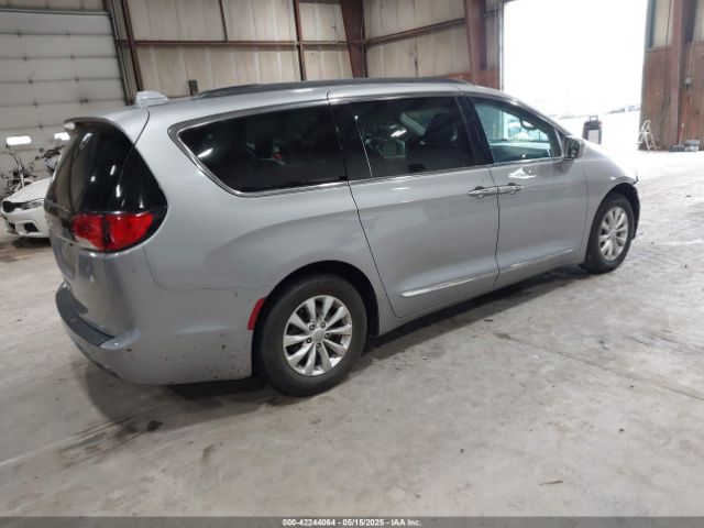 2C4RC1BGXHR795722 Chrysler Pacifica Touring-l