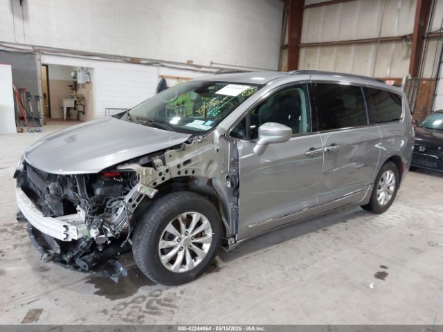 2C4RC1BGXHR795722 Chrysler Pacifica Touring-l