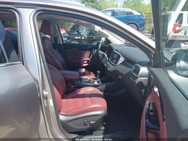 5XYPKDA56HG242677 KIA Sorento 3.3l Sx