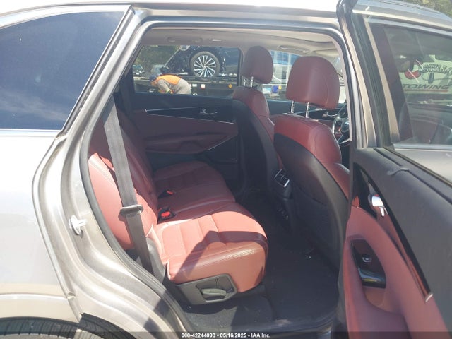 5XYPKDA56HG242677 KIA Sorento 3.3l Sx
