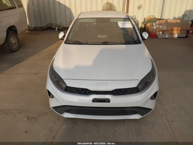 3KPF24AD9PE559996 KIA Forte Lxs