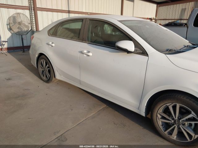3KPF24AD9PE559996 KIA Forte Lxs