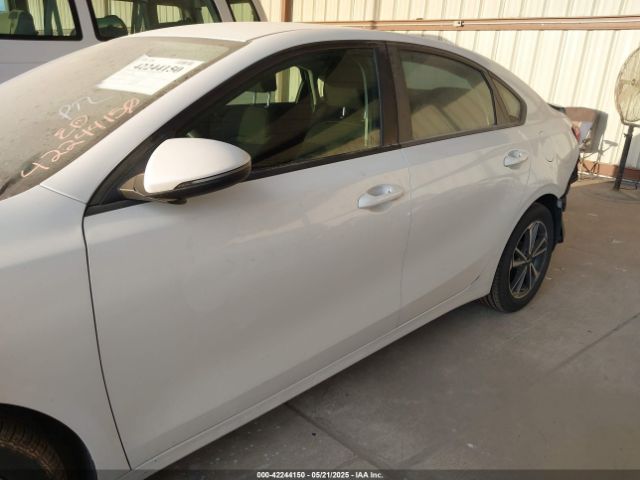 3KPF24AD9PE559996 KIA Forte Lxs