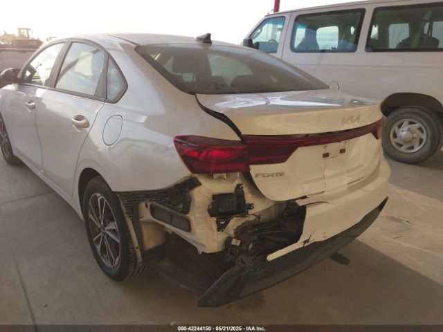 3KPF24AD9PE559996 KIA Forte Lxs