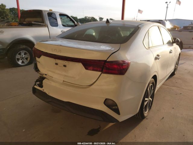 3KPF24AD9PE559996 KIA Forte Lxs