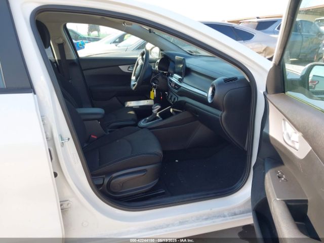 3KPF24AD9PE559996 KIA Forte Lxs