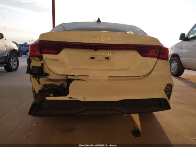 3KPF24AD9PE559996 KIA Forte Lxs