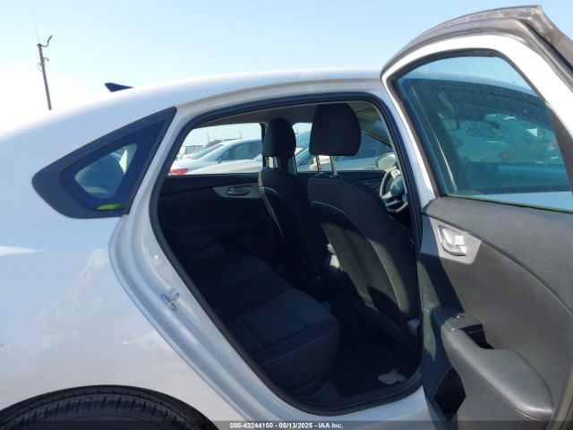 3KPF24AD9PE559996 KIA Forte Lxs