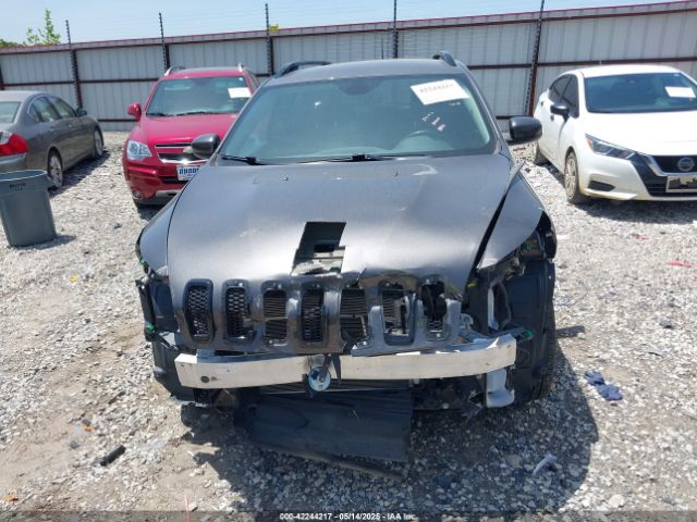 1C4PJMCB8JD568944 Jeep Cherokee Latitude 4x4