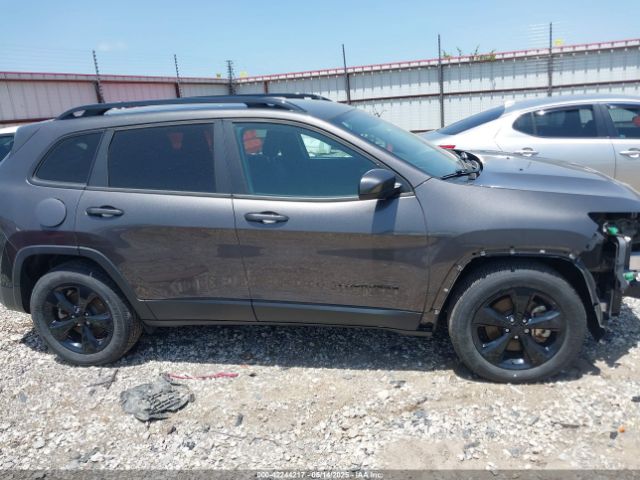 1C4PJMCB8JD568944 Jeep Cherokee Latitude 4x4