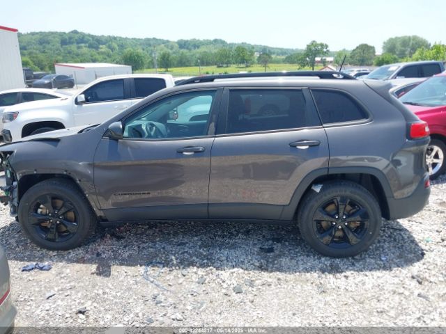 1C4PJMCB8JD568944 Jeep Cherokee Latitude 4x4