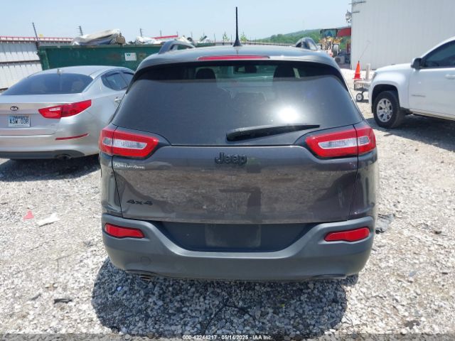 1C4PJMCB8JD568944 Jeep Cherokee Latitude 4x4