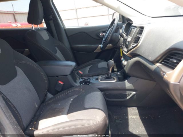 1C4PJMCB8JD568944 Jeep Cherokee Latitude 4x4