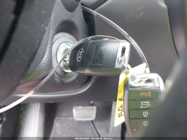 KNDJN2A25J7581425 KIA Soul