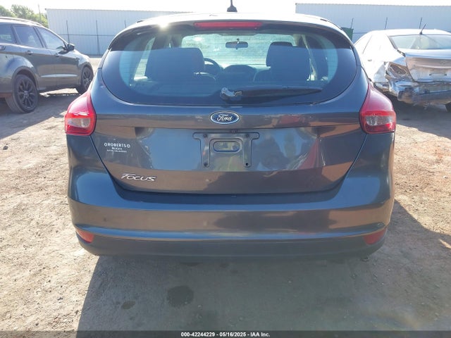 1FADP3K29JL250694 Ford FOCUS SE
