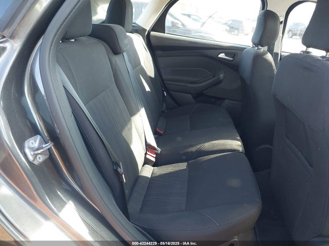 1FADP3K29JL250694 Ford FOCUS SE