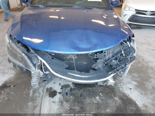 1C3CCCBB2FN598693 Chrysler 200 S