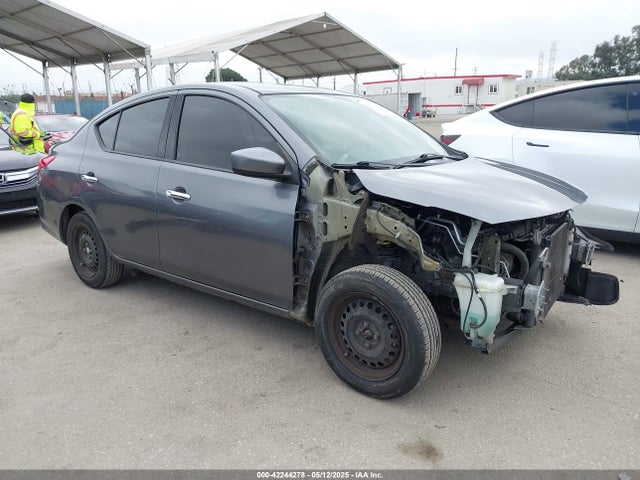 3N1CN7AP1JL813762 Nissan Versa 1.6 Sv