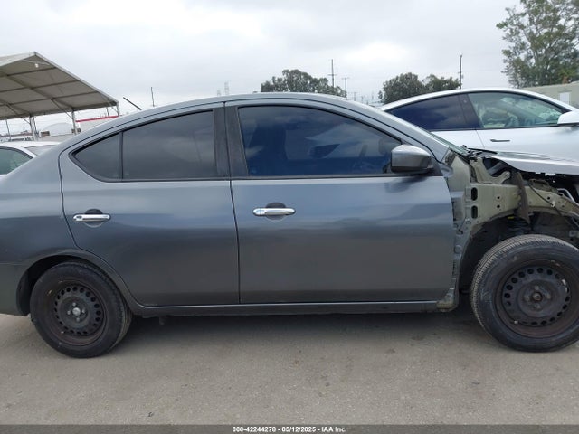 3N1CN7AP1JL813762 Nissan Versa 1.6 Sv