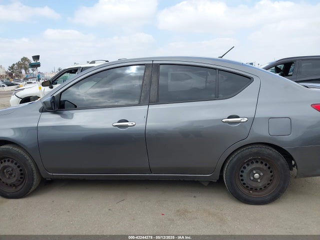 3N1CN7AP1JL813762 Nissan Versa 1.6 Sv