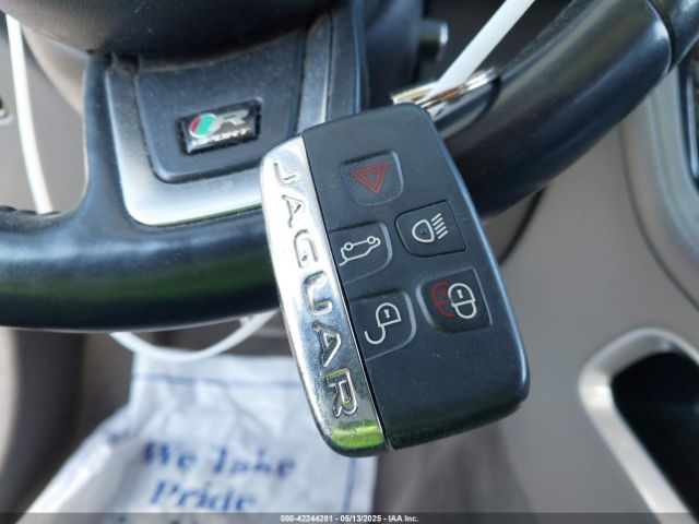 2018 JAGUAR F-PACE SADCL2FX8JA259260 Photo 10